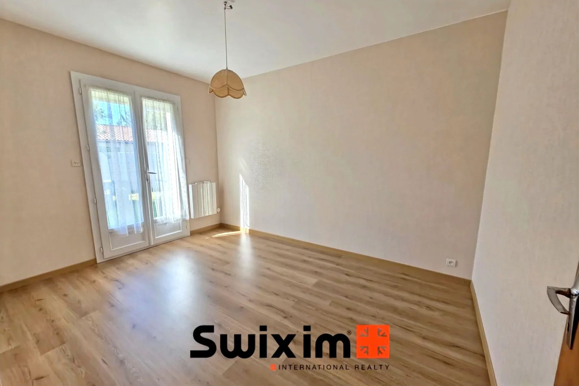 house 6 Rooms for sale on Lesparre-Médoc (33340)