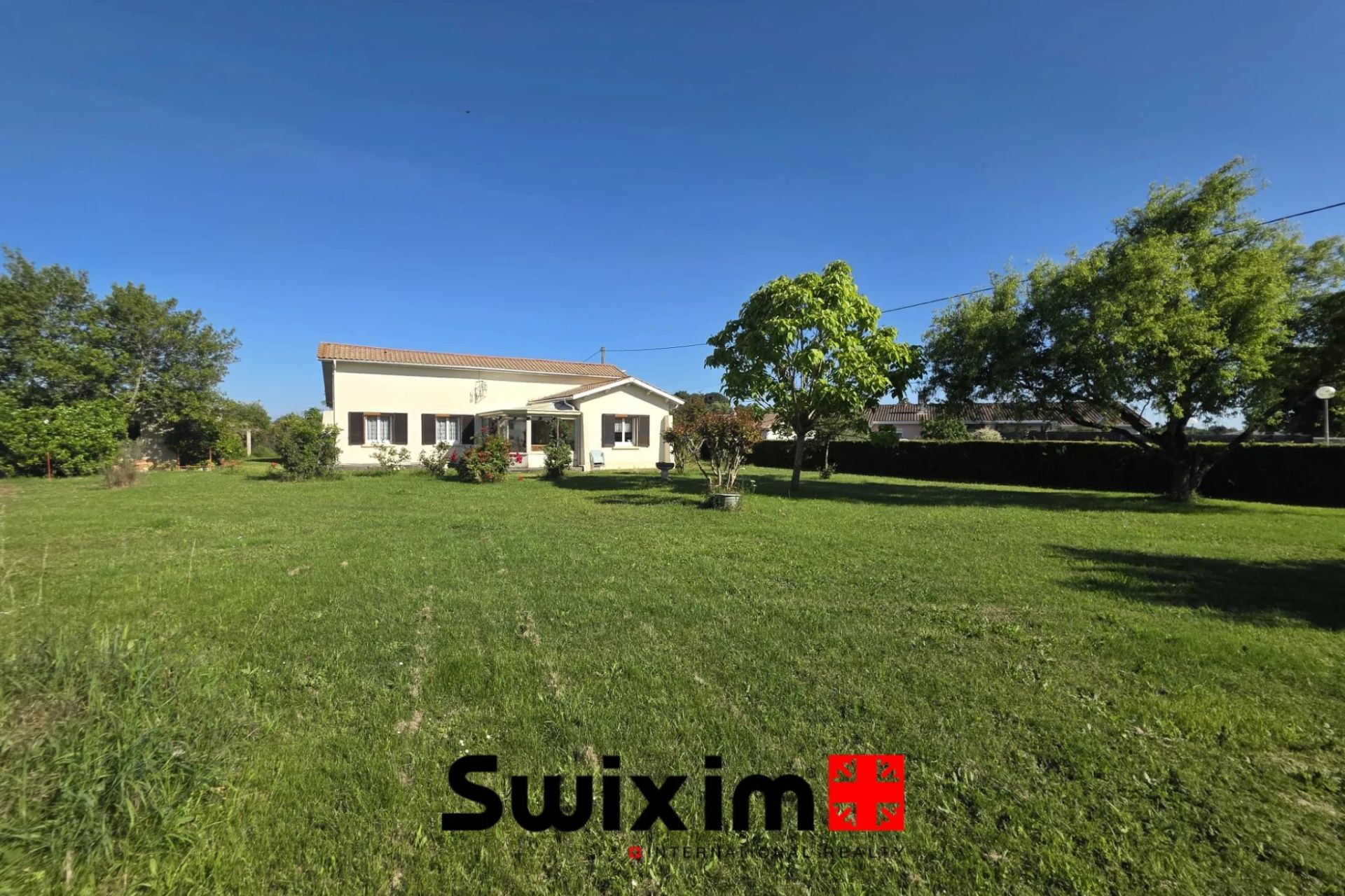 casa 6 Camere in vendita su Lesparre-Médoc (33340)