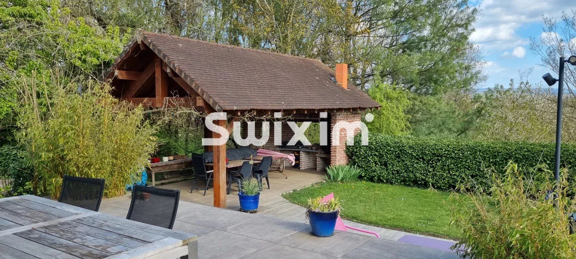 casa 10 Quartos para venda sobre Lons-le-Saunier (39000)