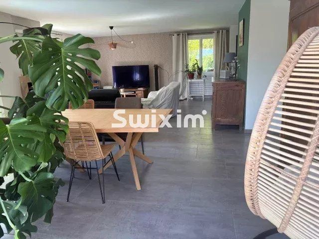 casa 10 Quartos para venda sobre Lons-le-Saunier (39000)
