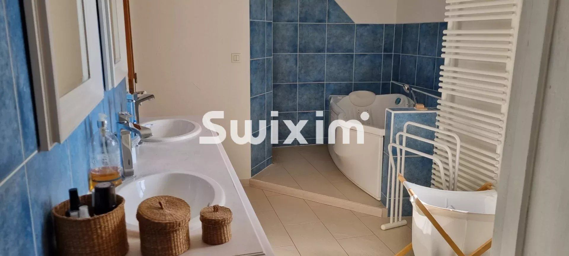 casa 10 Quartos para venda sobre Lons-le-Saunier (39000)