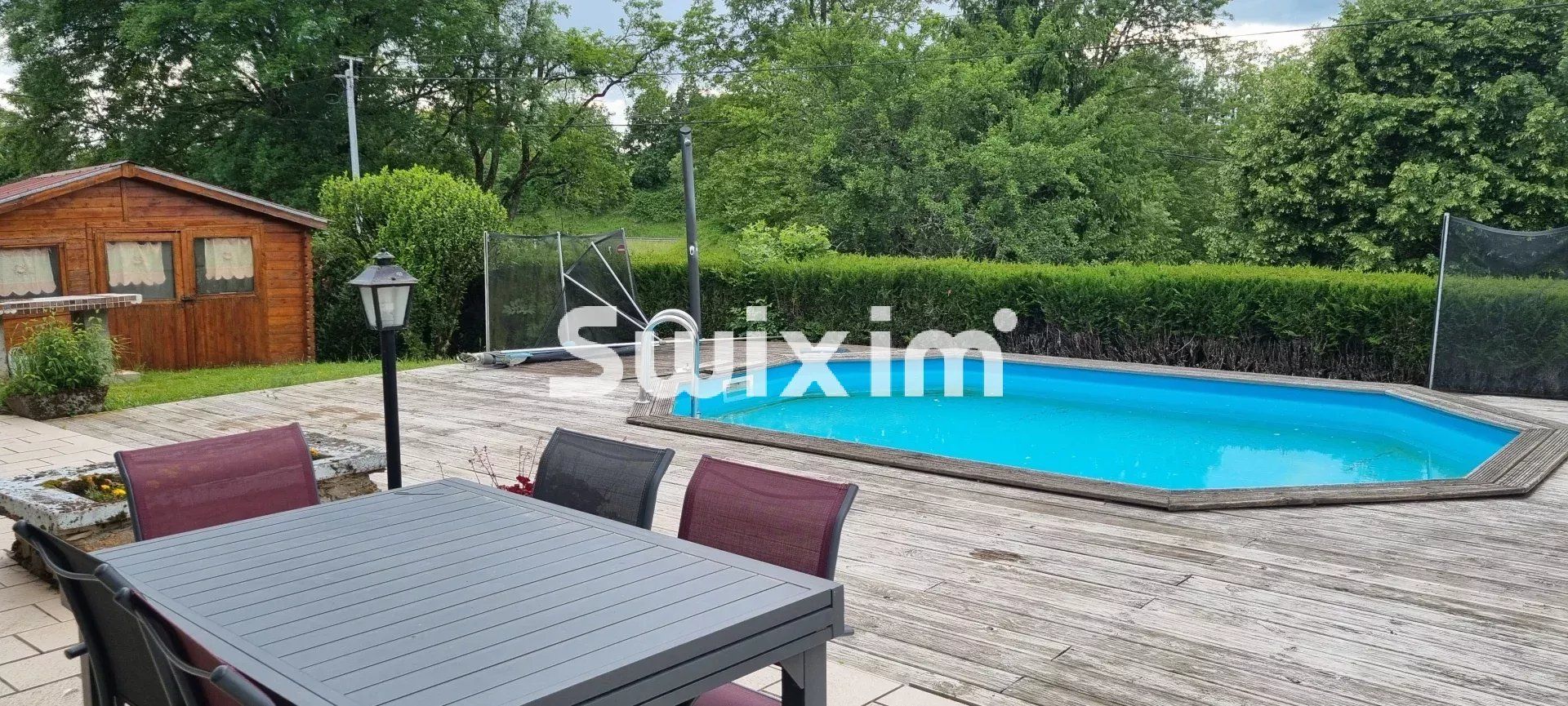 casa 6 Camere in vendita su Lons-le-Saunier (39000)