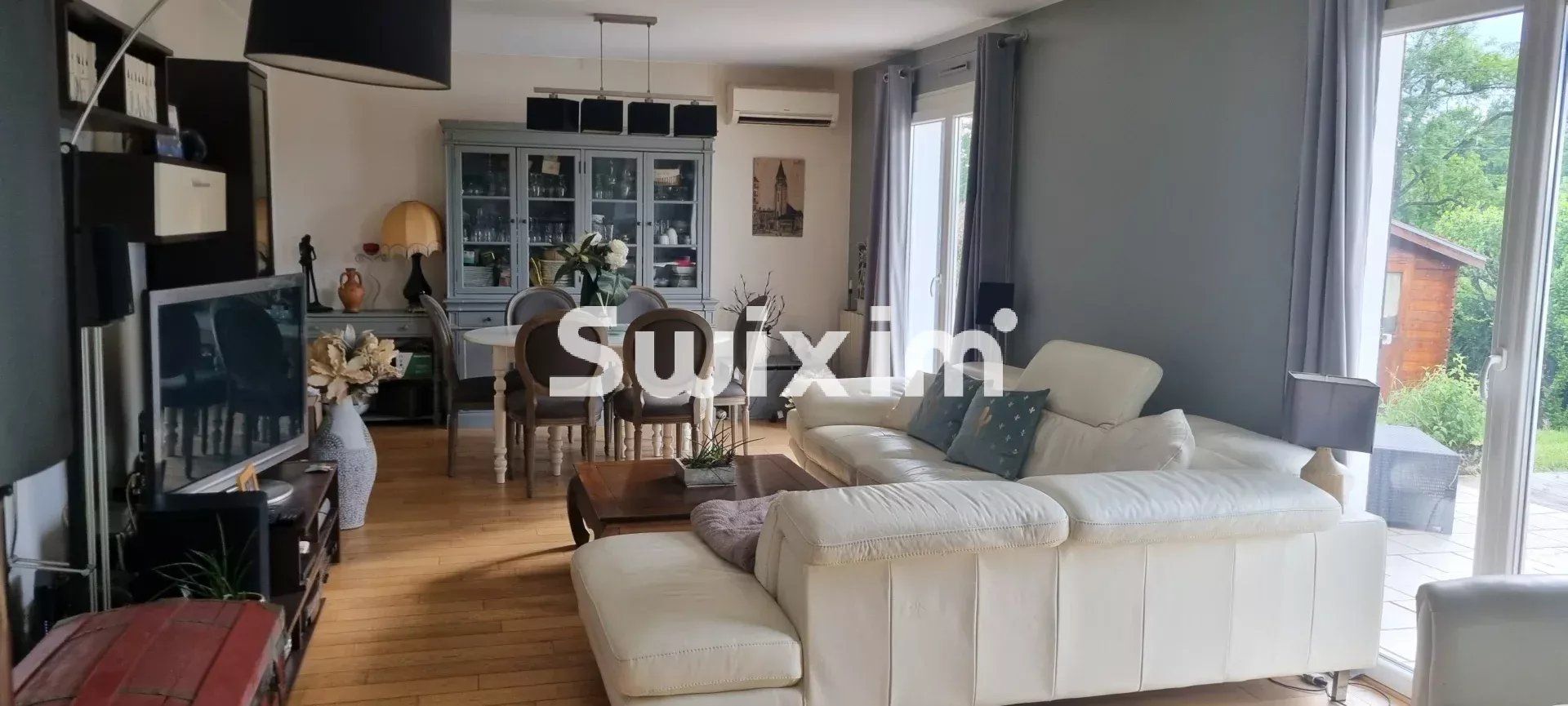 casa 6 Camere in vendita su Lons-le-Saunier (39000)