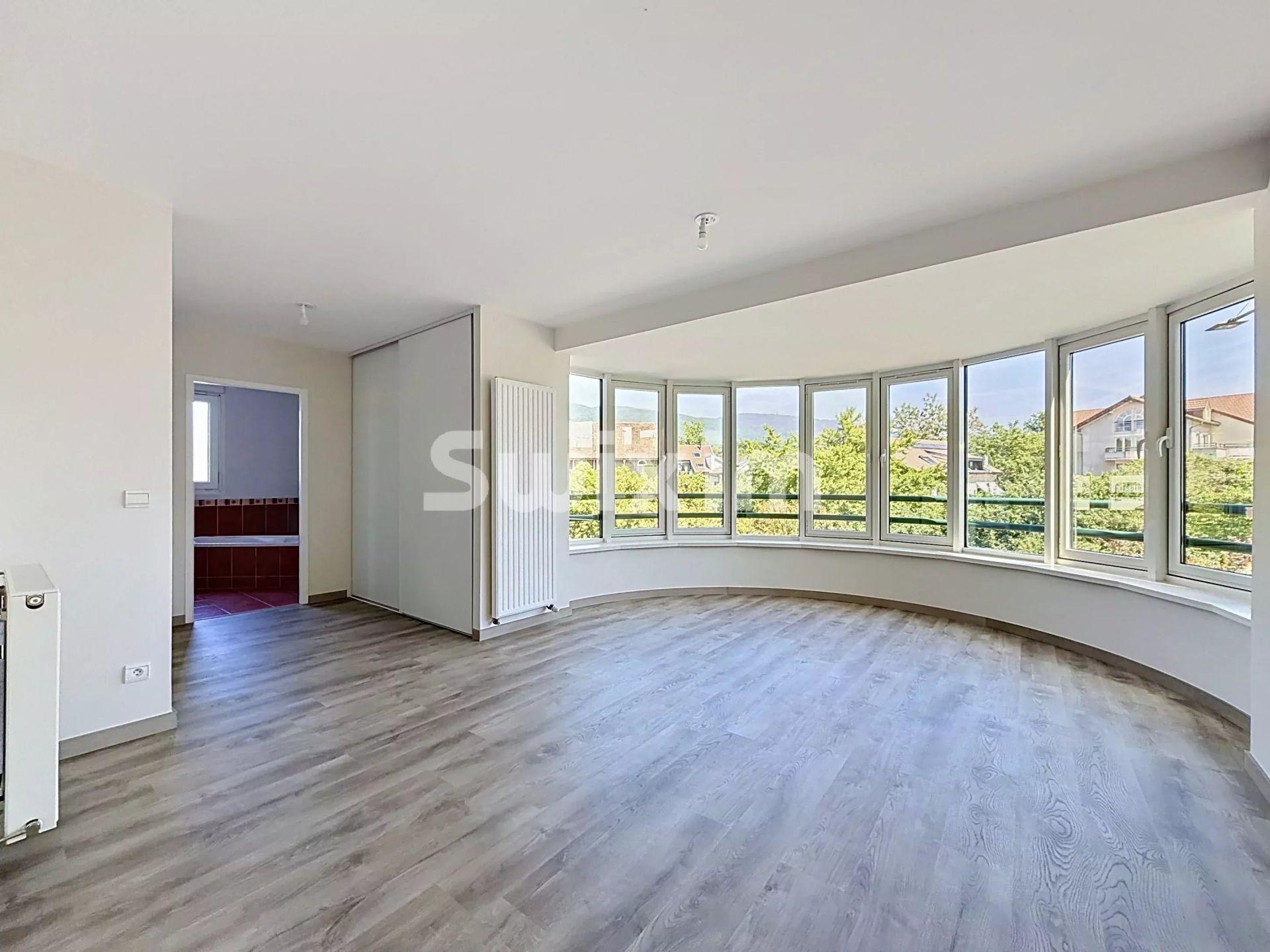 appartamento 5 Camere in vendita su Divonne-les-Bains (01220)