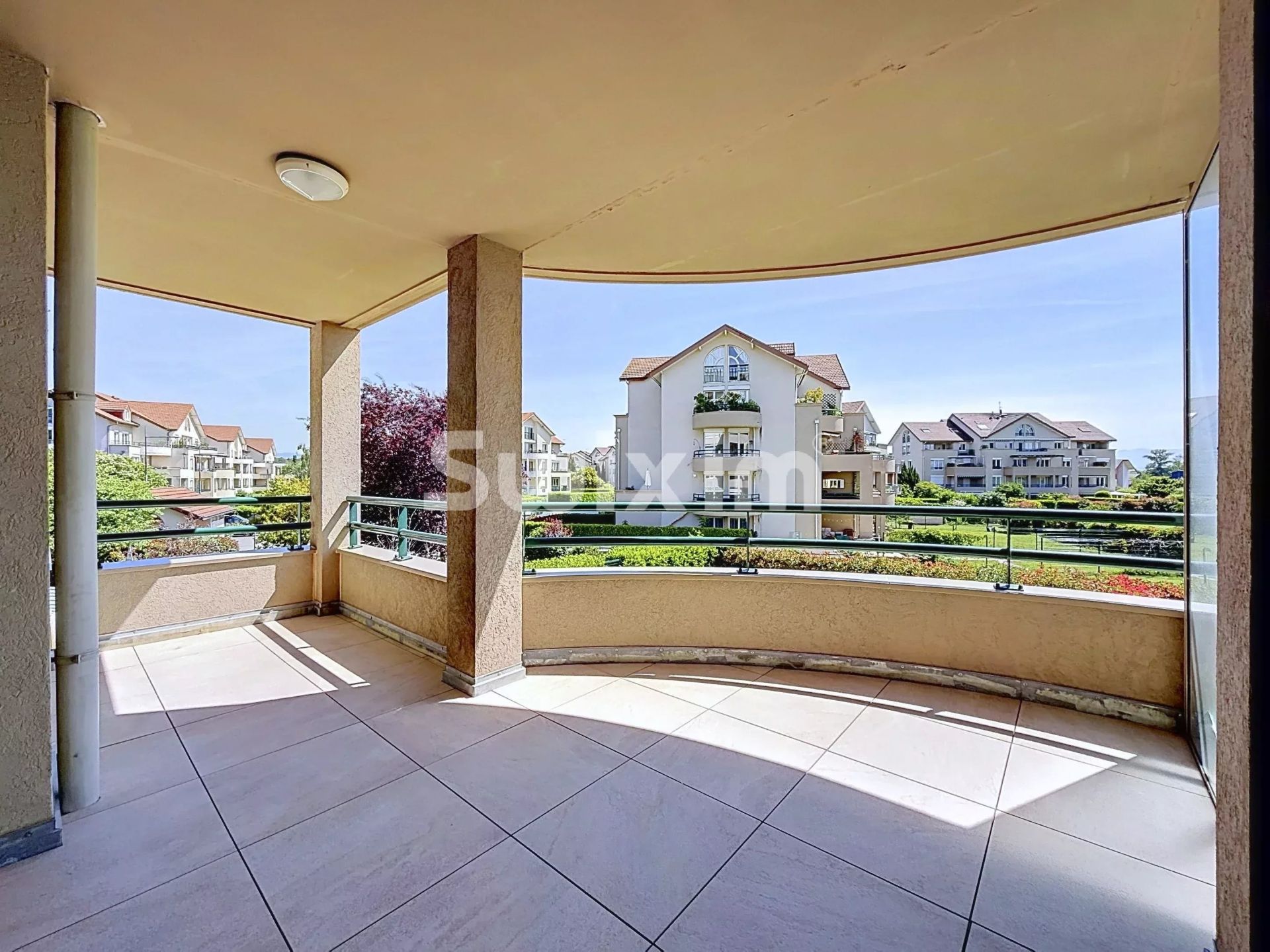 appartamento 5 Camere in vendita su Divonne-les-Bains (01220)