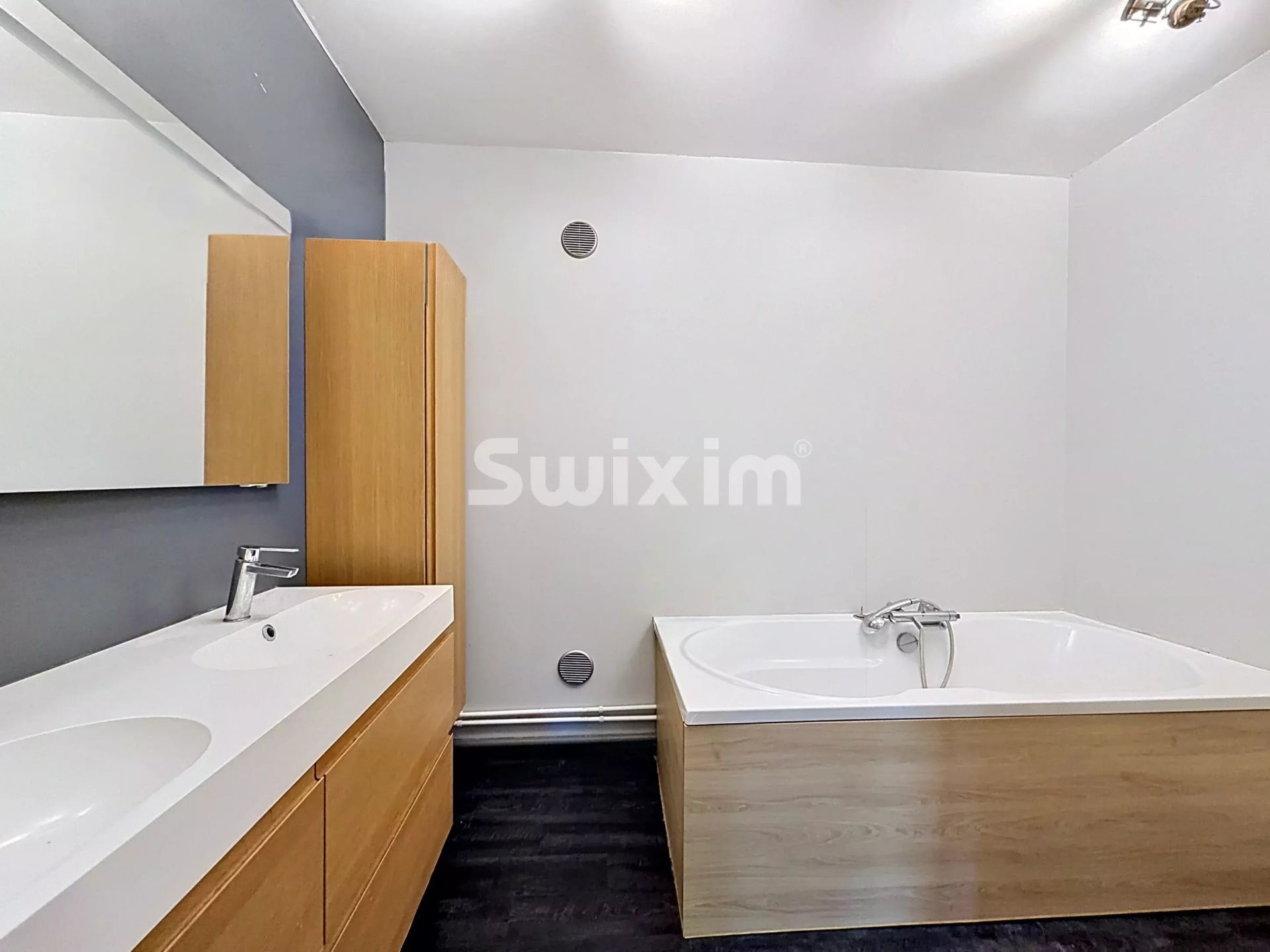 apartment 5 Rooms for sale on Wasquehal (59290)