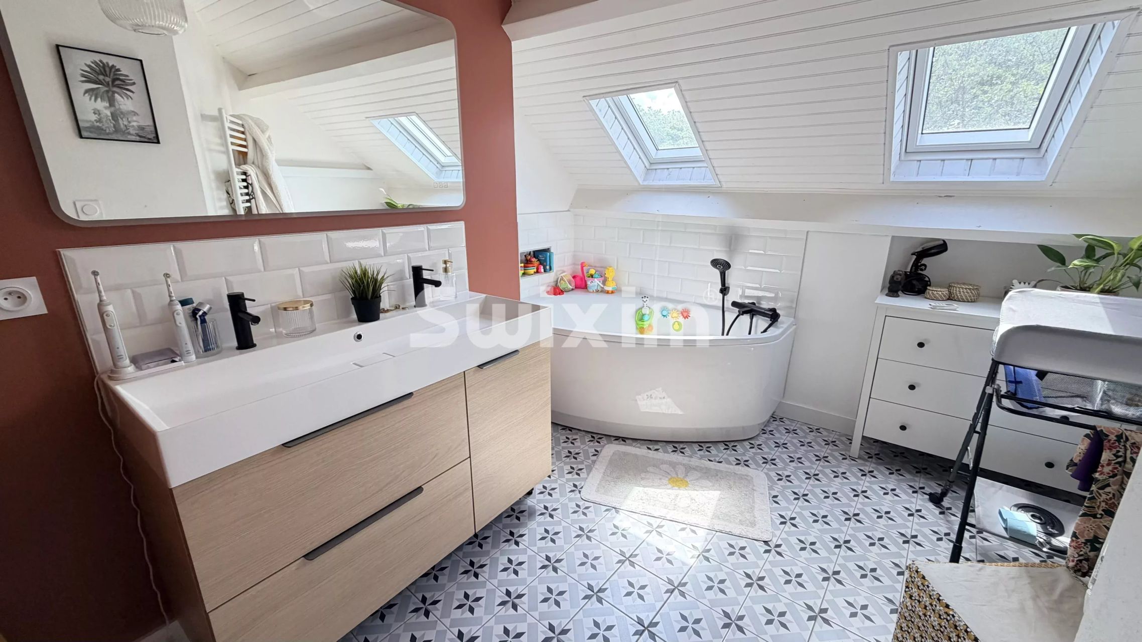 house 6 Rooms for sale on Dole (39100)