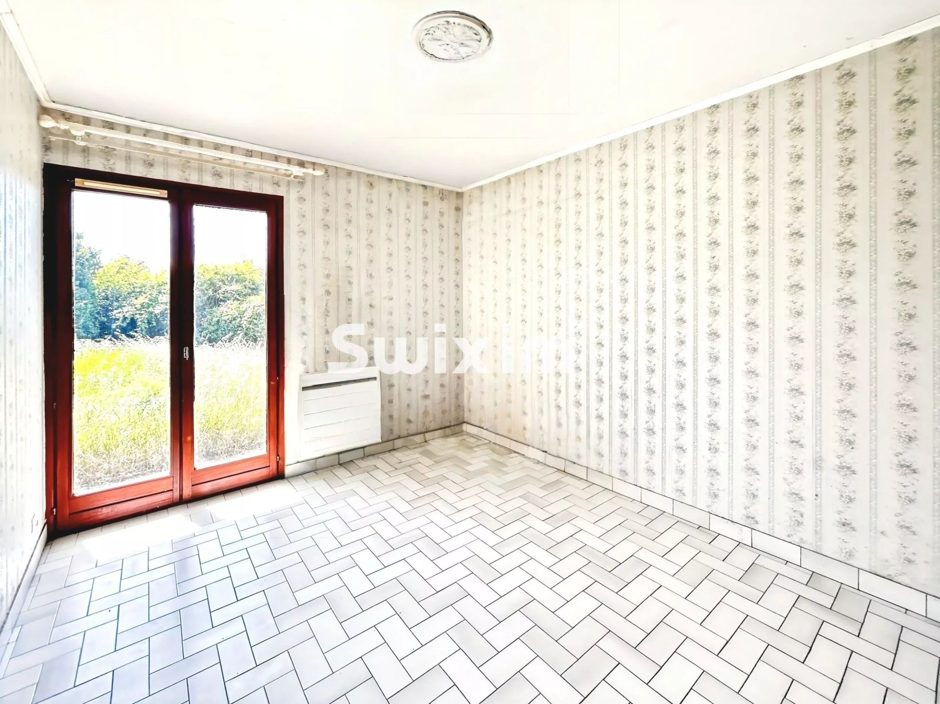 house 6 Rooms for sale on Pierrelatte (26700)