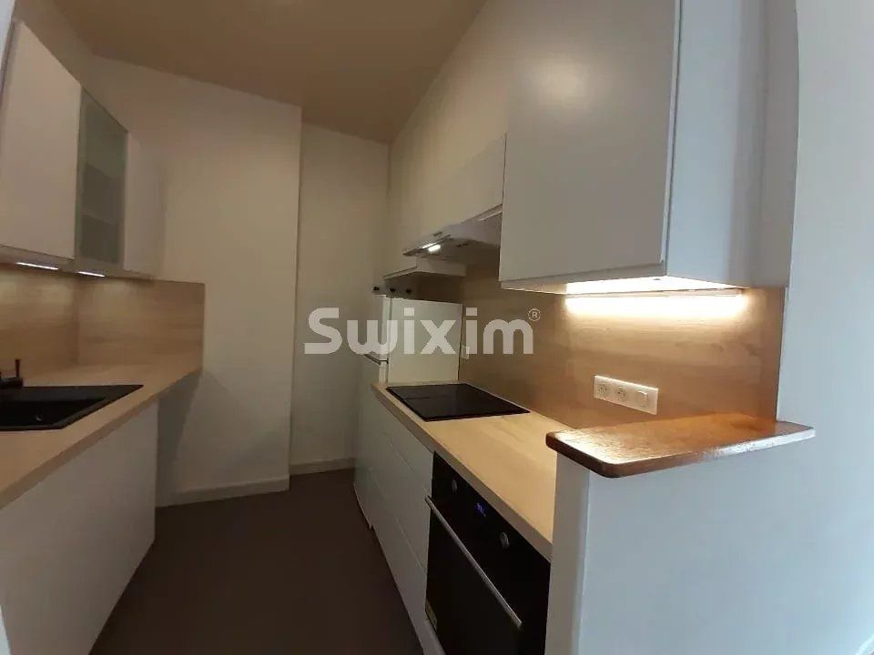 edificio 8 Salas en venta en Saint-Claude (39200)