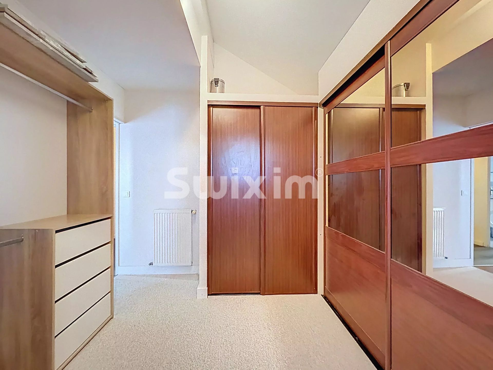 house 5 Rooms for sale on Sergy (01630)