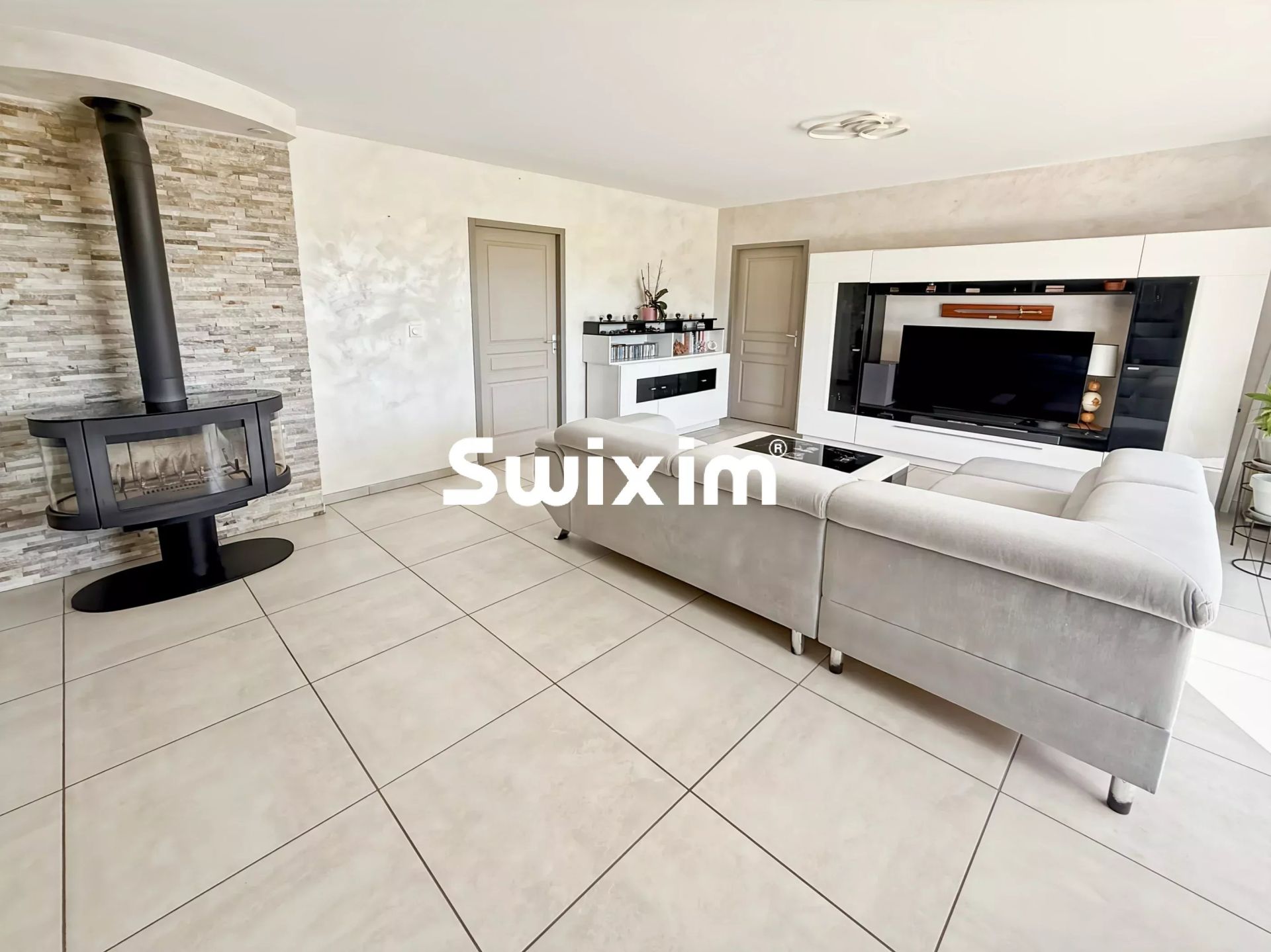 house 5 Rooms for sale on Bourg-Saint-Andéol (07700)