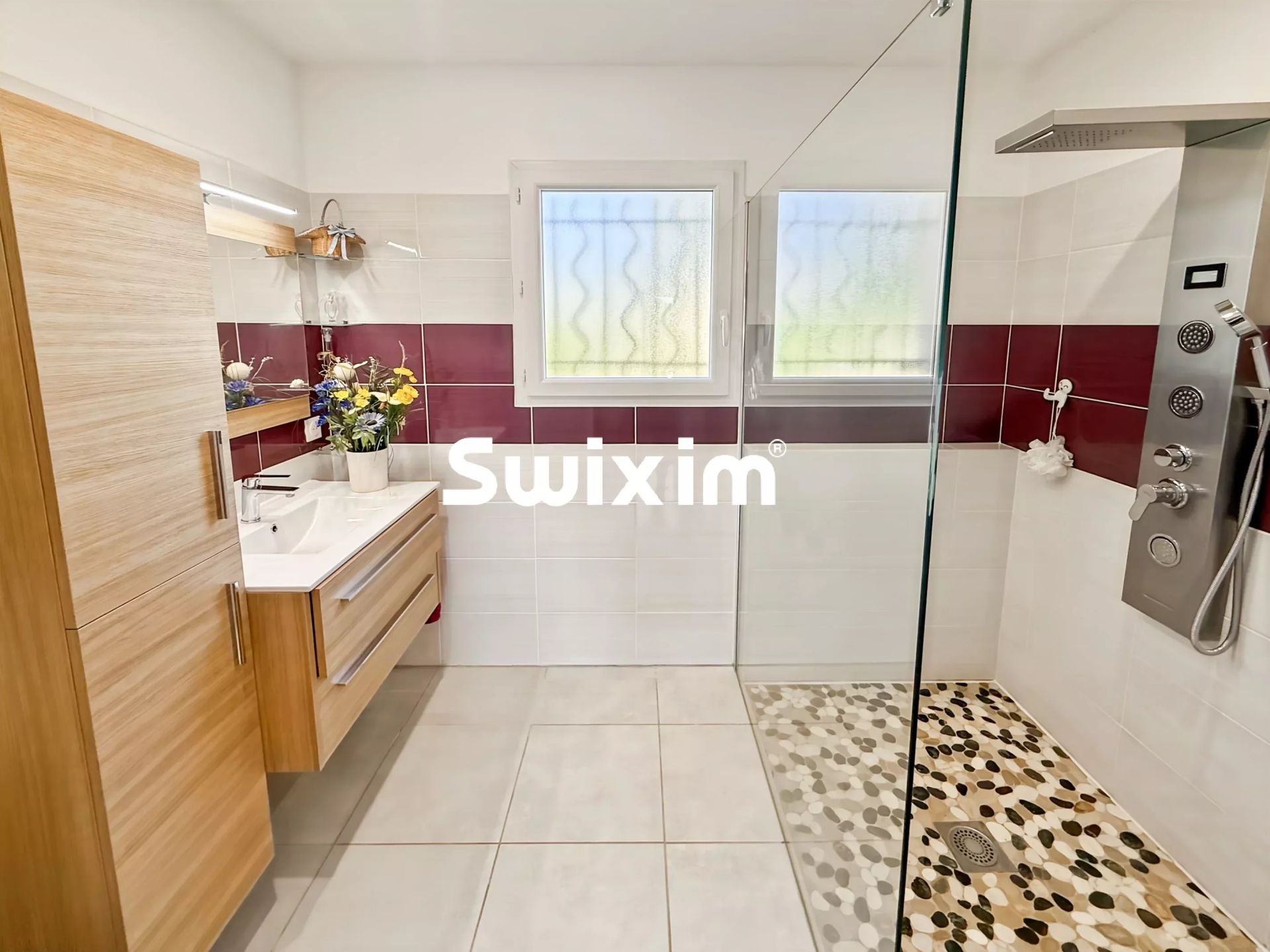 house 5 Rooms for sale on Bourg-Saint-Andéol (07700)