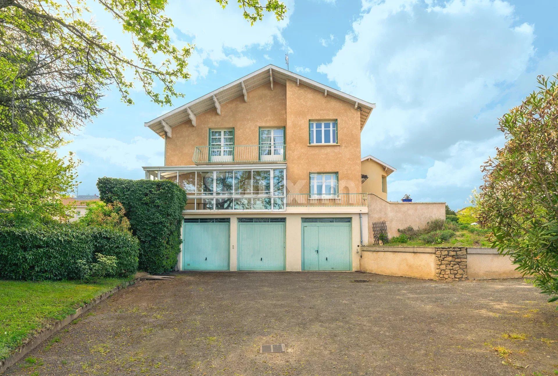 casa 8 Quartos para venda sobre Charentay (69220)