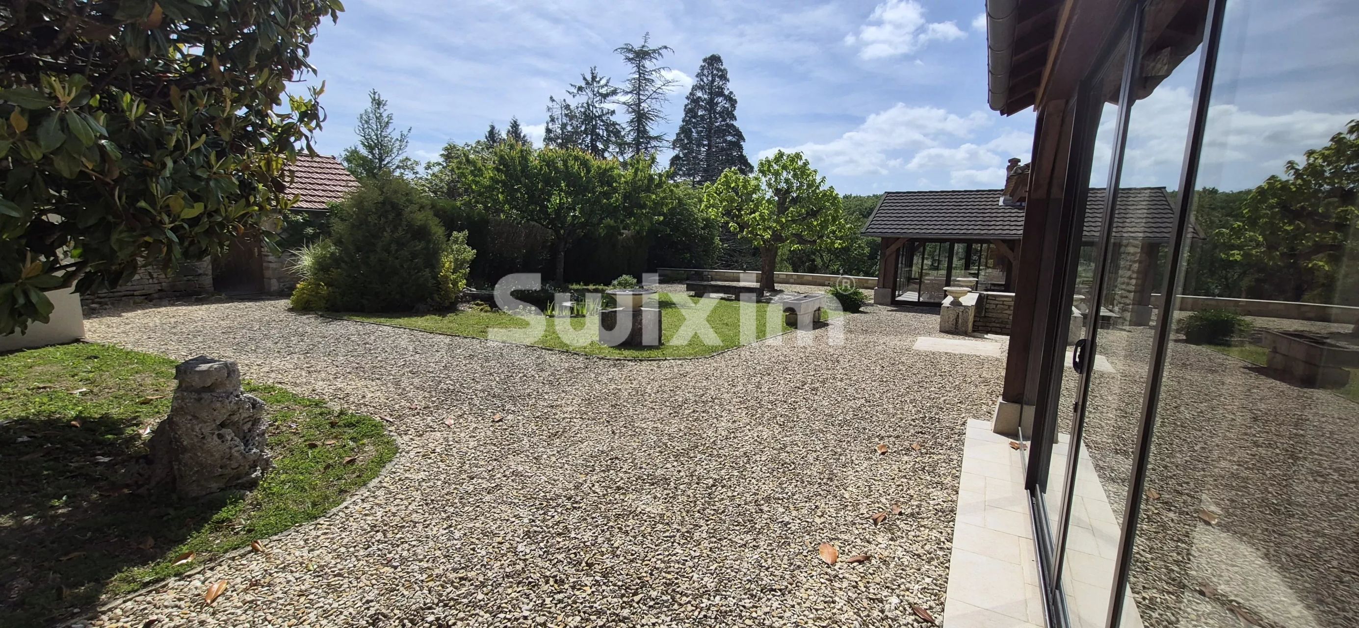 house for sale on Noyers (89310)