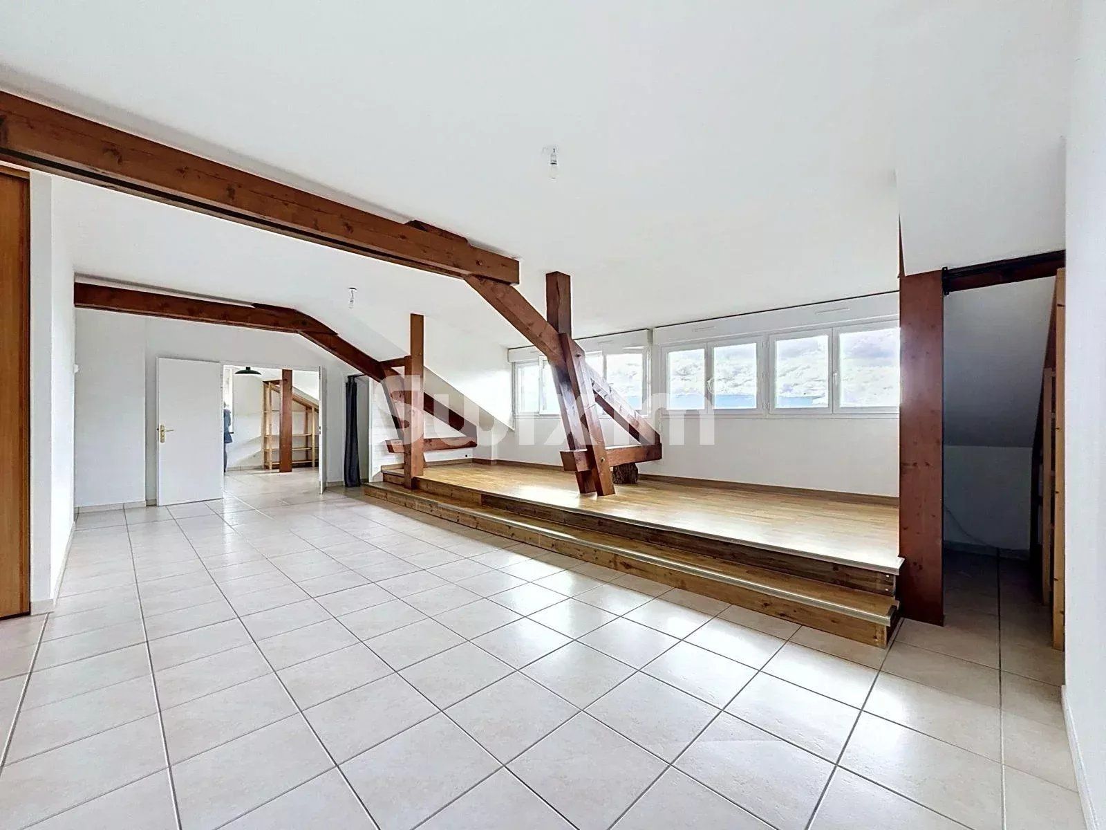 immeuble 16 Pièces en vente sur Challex (01630)