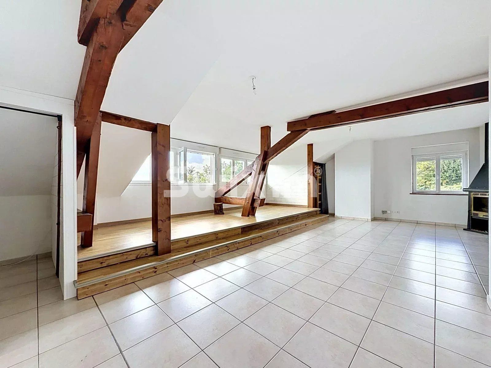 immeuble 16 Pièces en vente sur Challex (01630)