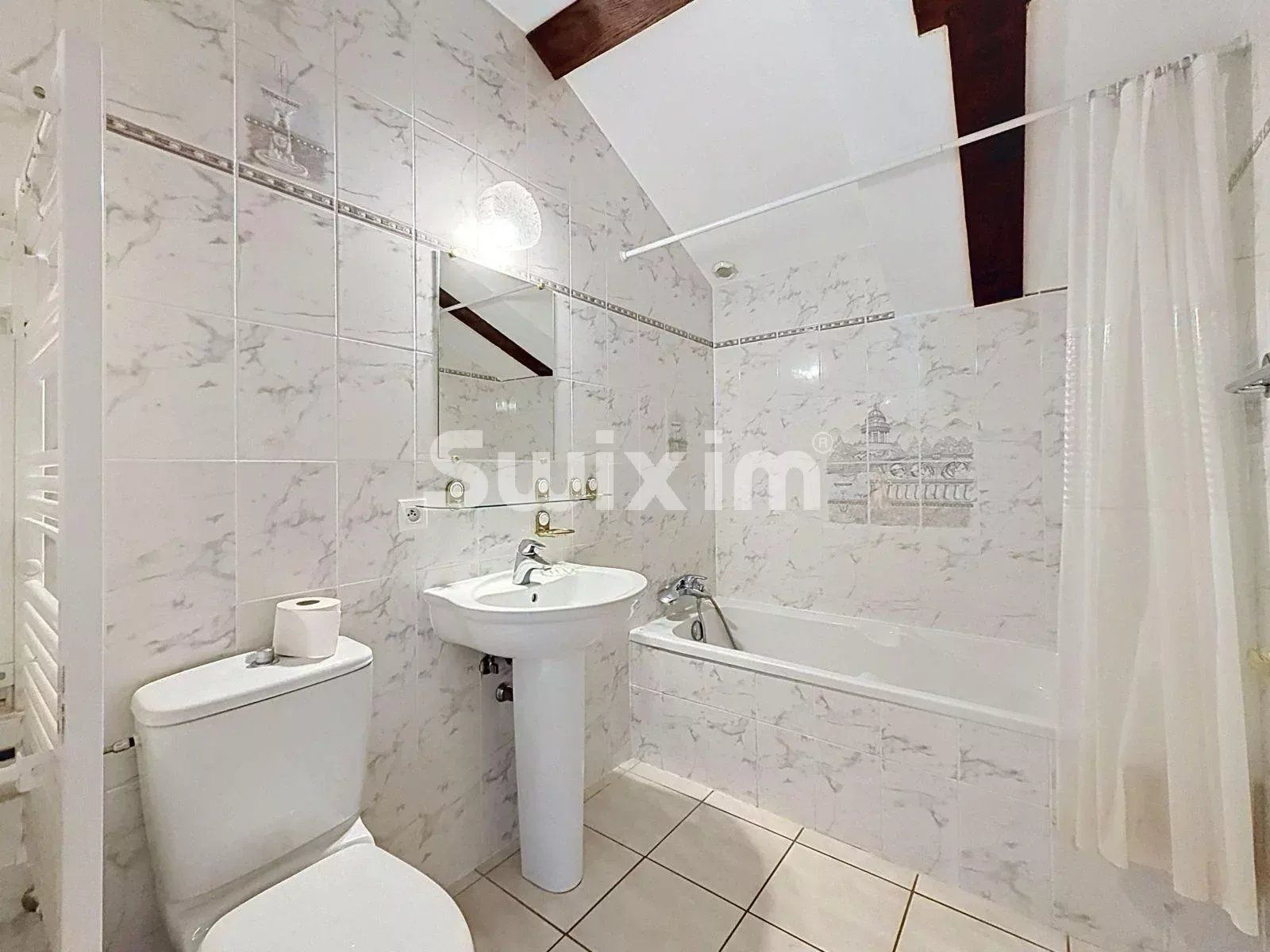 immeuble 16 Pièces en vente sur Challex (01630)