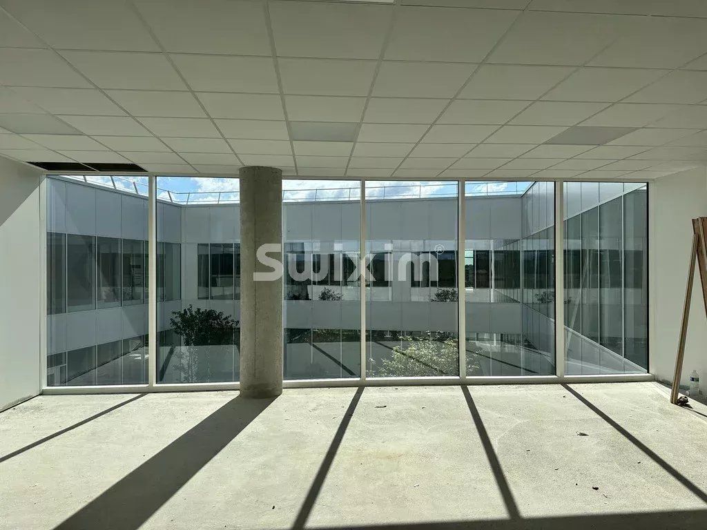 business premises 1 room for rent on Bourg-en-Bresse (01000)