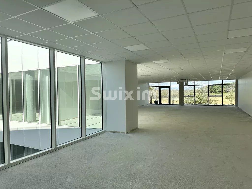 business premises 1 room for rent on Bourg-en-Bresse (01000)