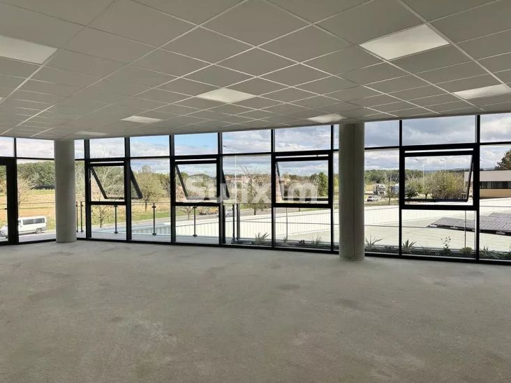 Rental Business premises Bourg-en-Bresse 1&nbsp;room 139&nbsp;m²