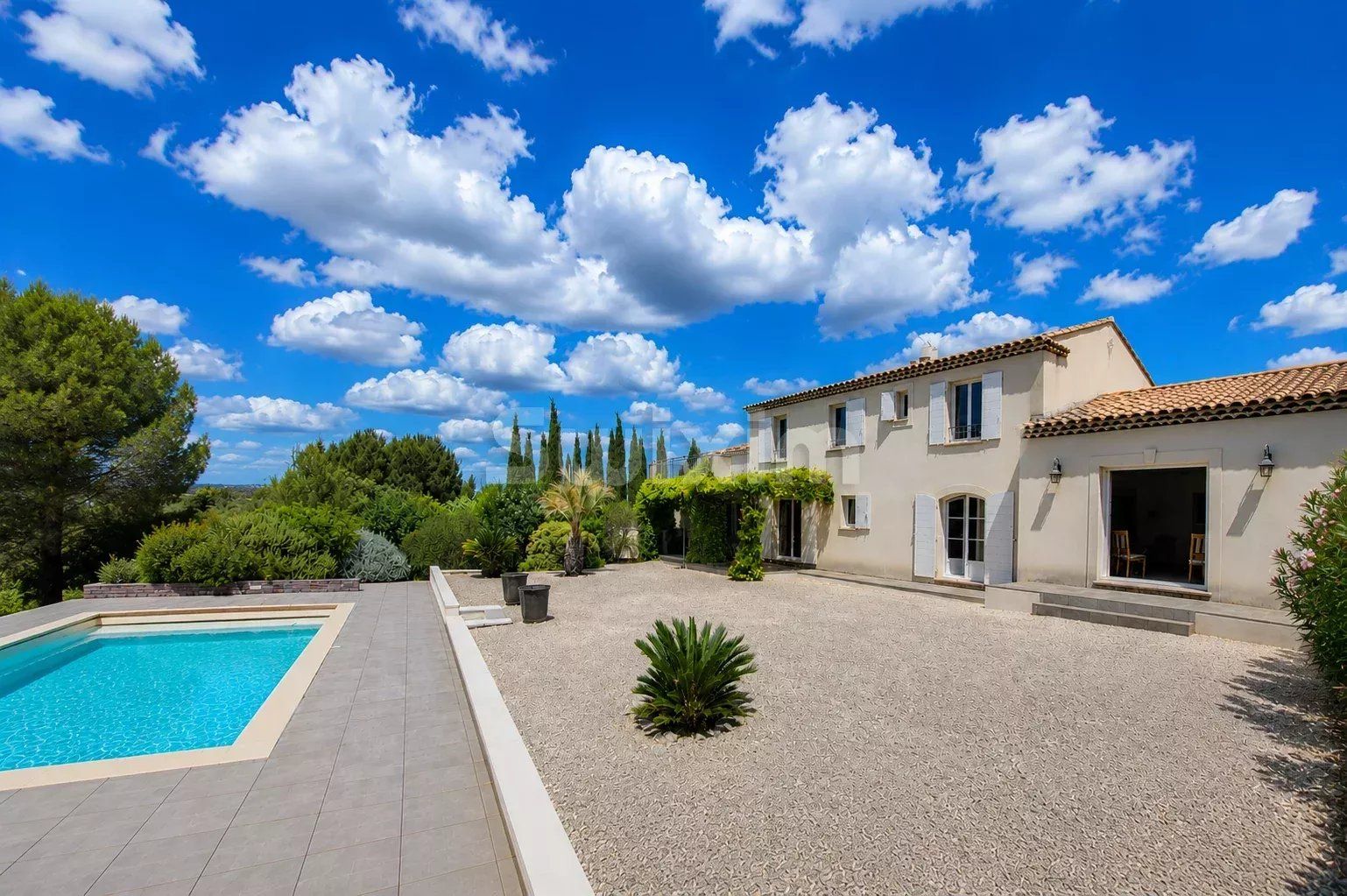 villa 7 Salas en venta en Saint-Siffret (30700)