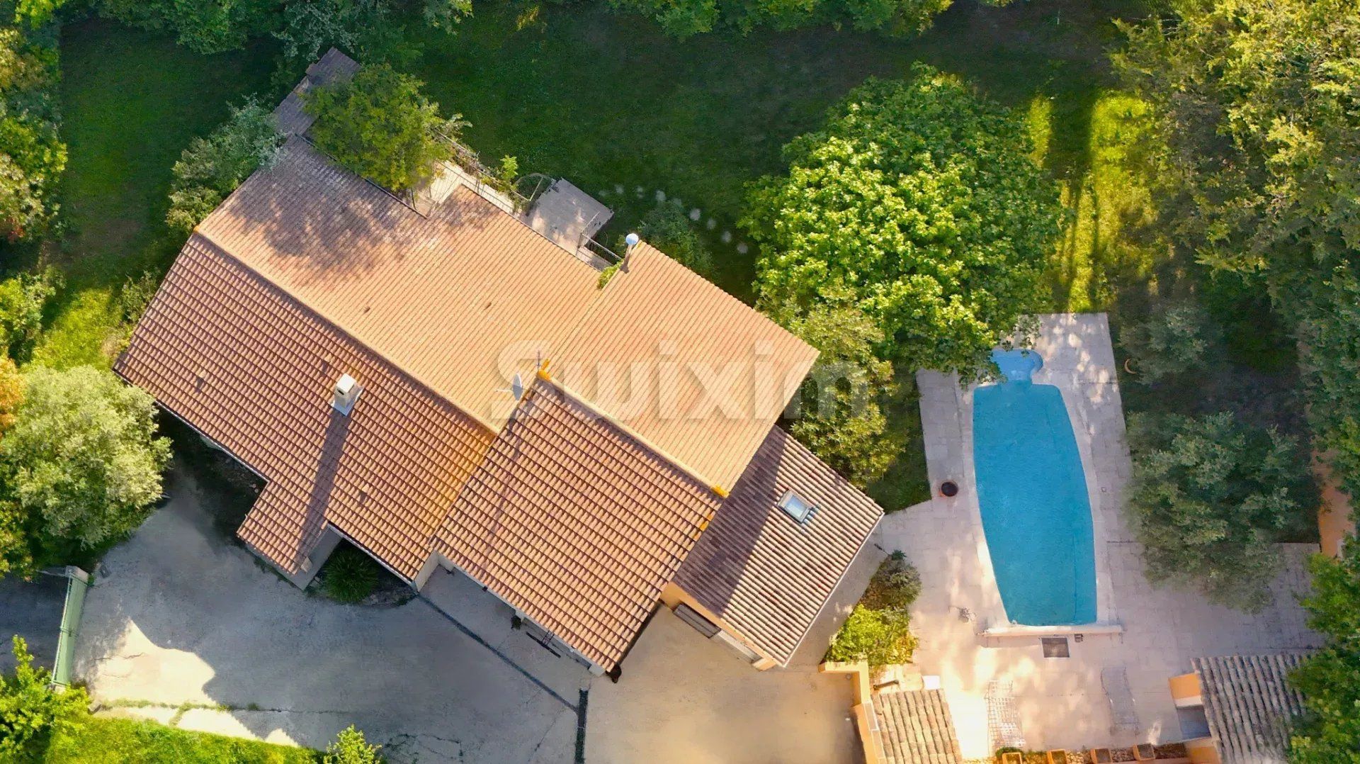 villa 8 Camere in vendita su Saint-Dionisy (30980)