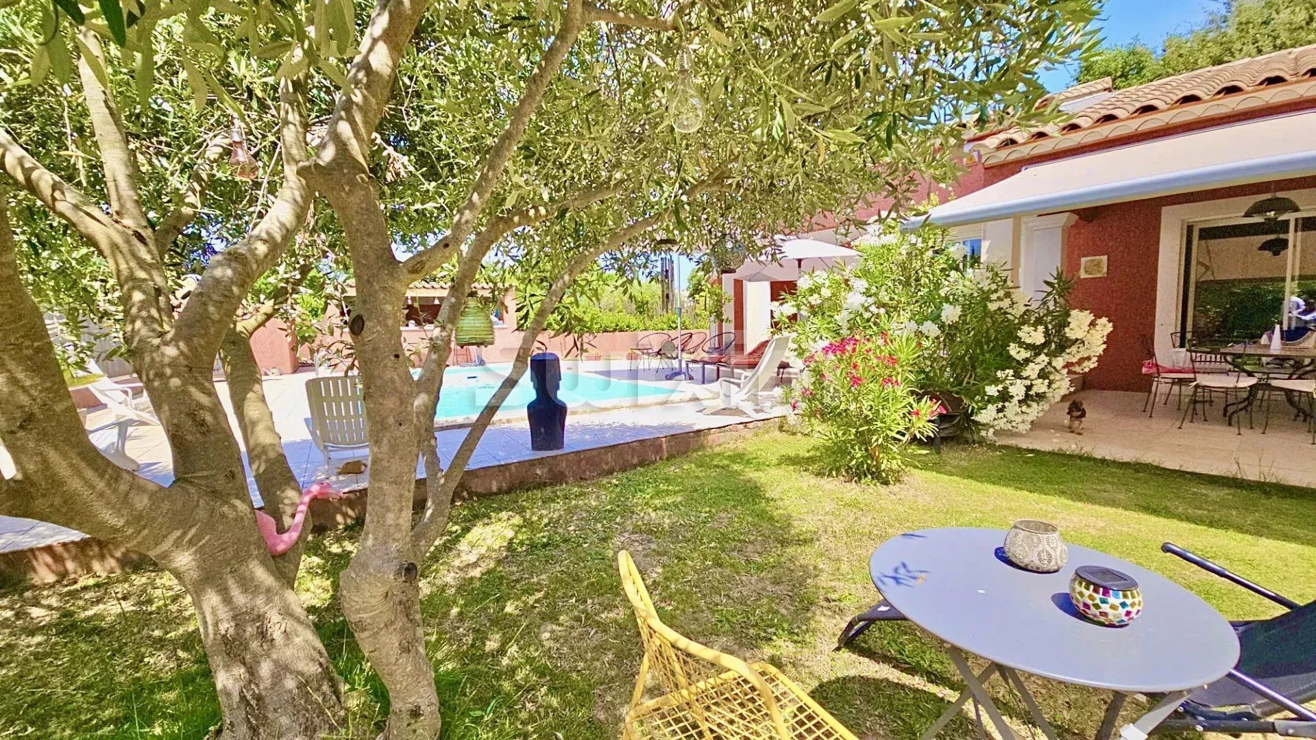 villa 6 Salas en venta en Collias (30210)