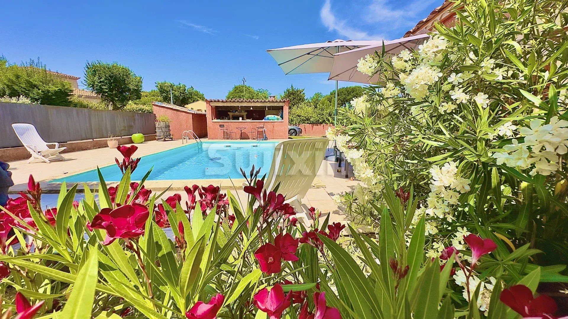 villa 6 Salas en venta en Collias (30210)