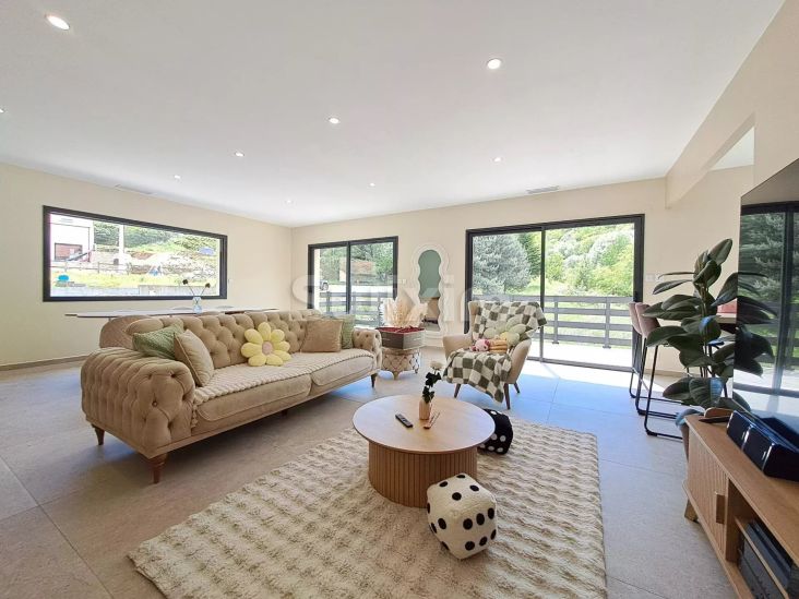 Venta Villa Villefort 5&nbsp;Salas 135.3&nbsp;m²