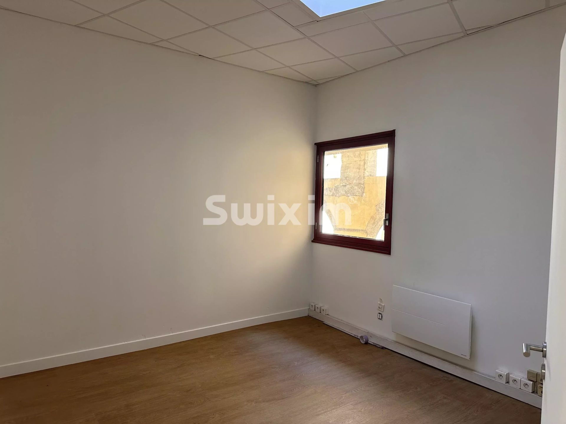 locales comerciales 5 Salas en alquiler en Bourg-en-Bresse (01000)