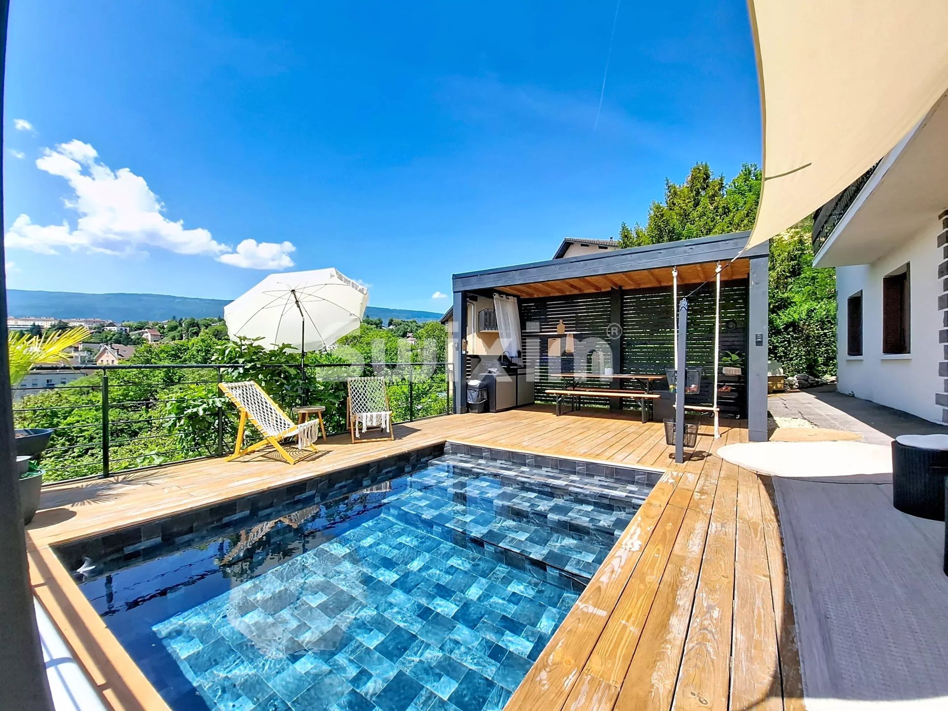 house 12 Rooms for sale on Valserhône (01200)