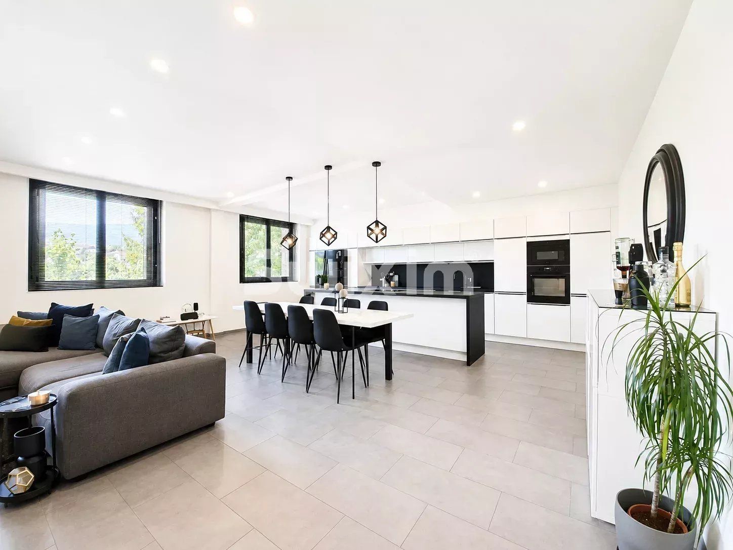 house 12 Rooms for sale on Valserhône (01200)
