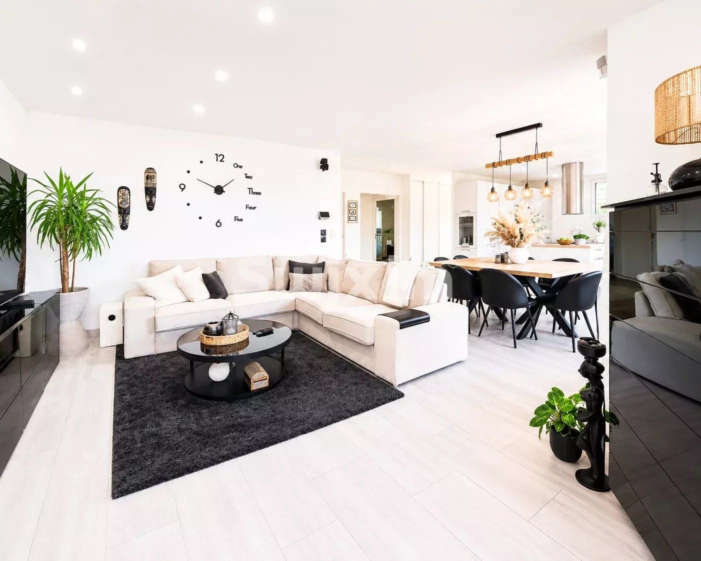 house 12 Rooms for sale on Valserhône (01200)