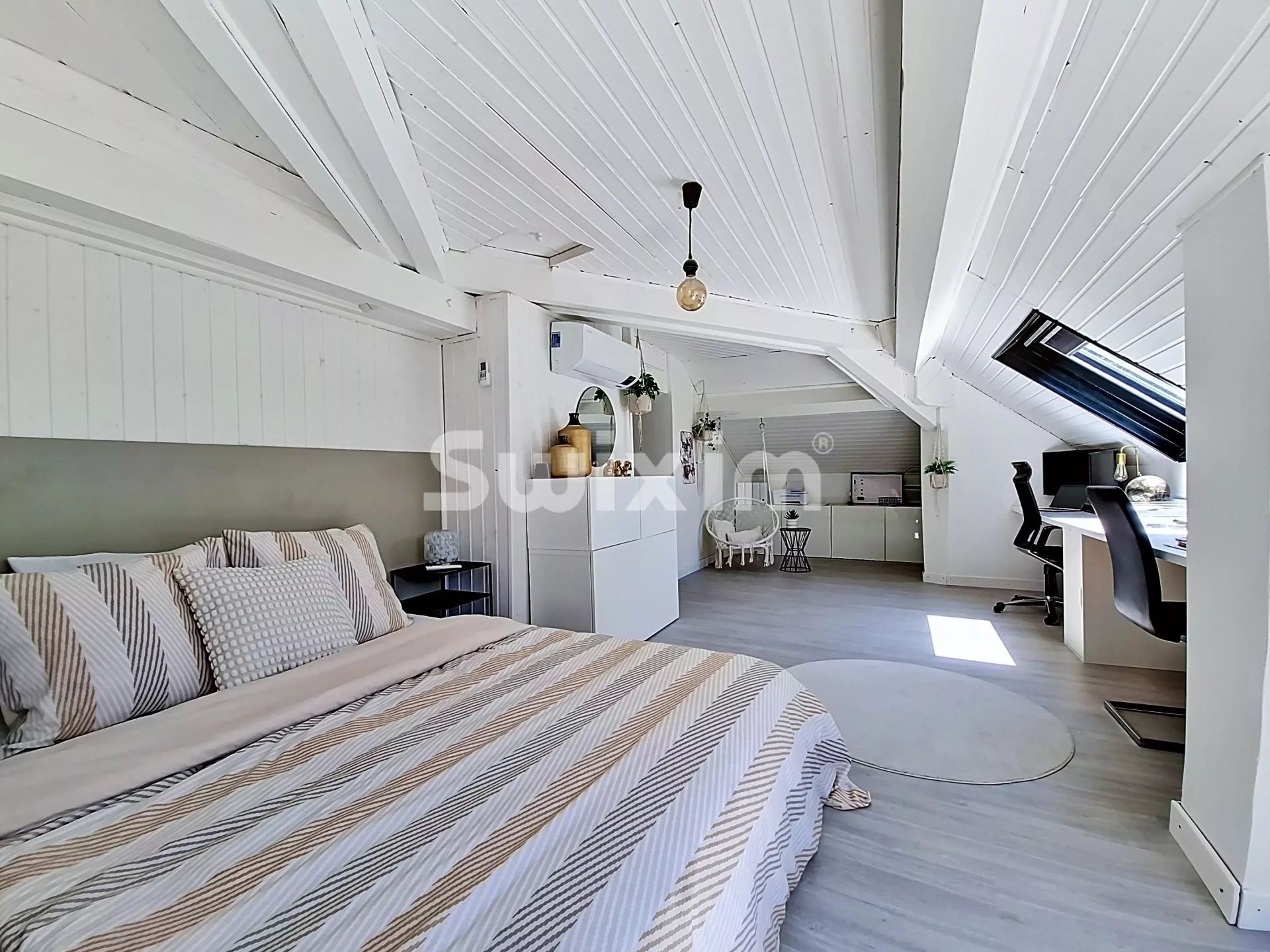 house 12 Rooms for sale on Valserhône (01200)