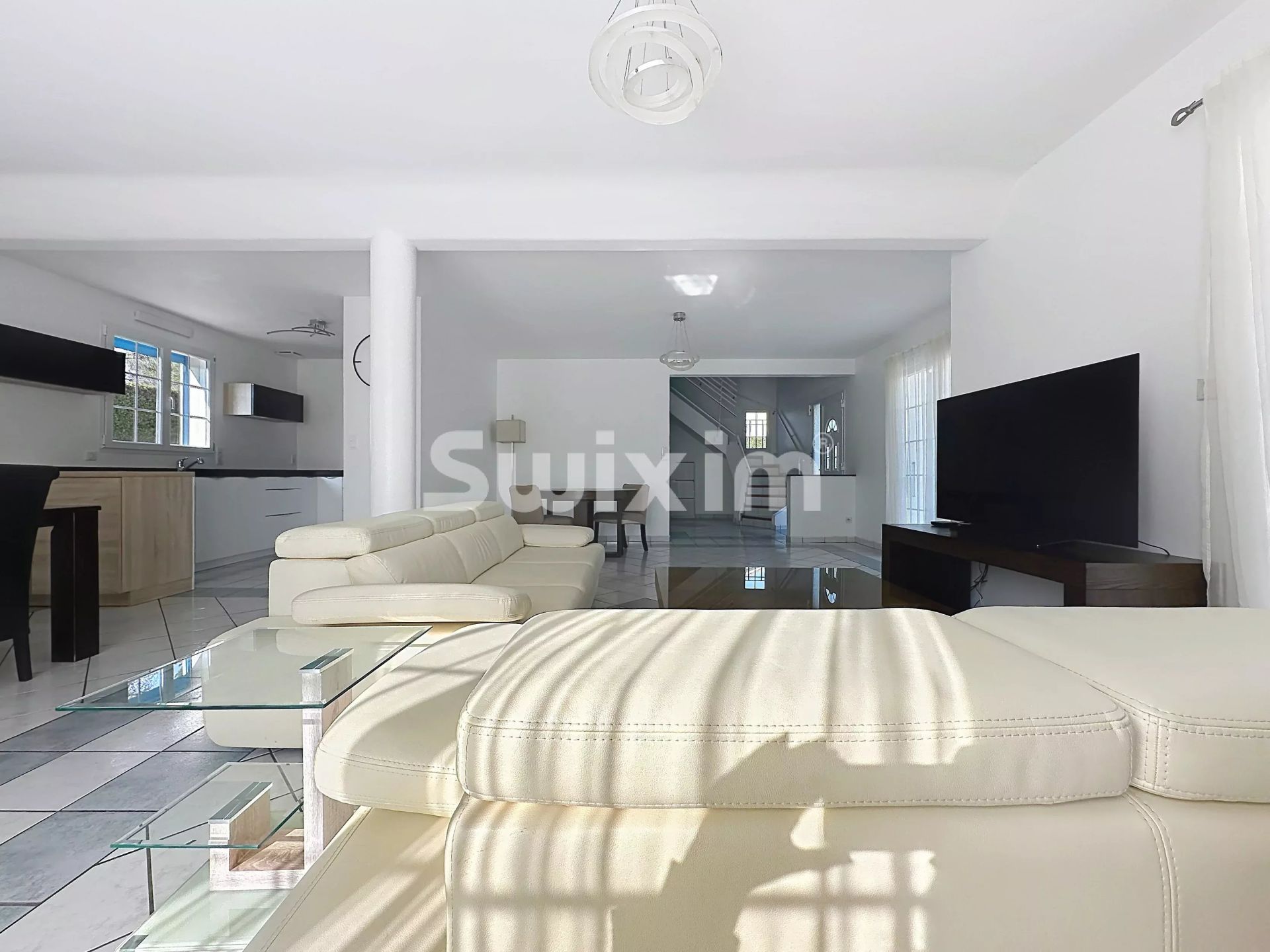 house 5 Rooms for sale on Saint-Genis-Pouilly (01630)