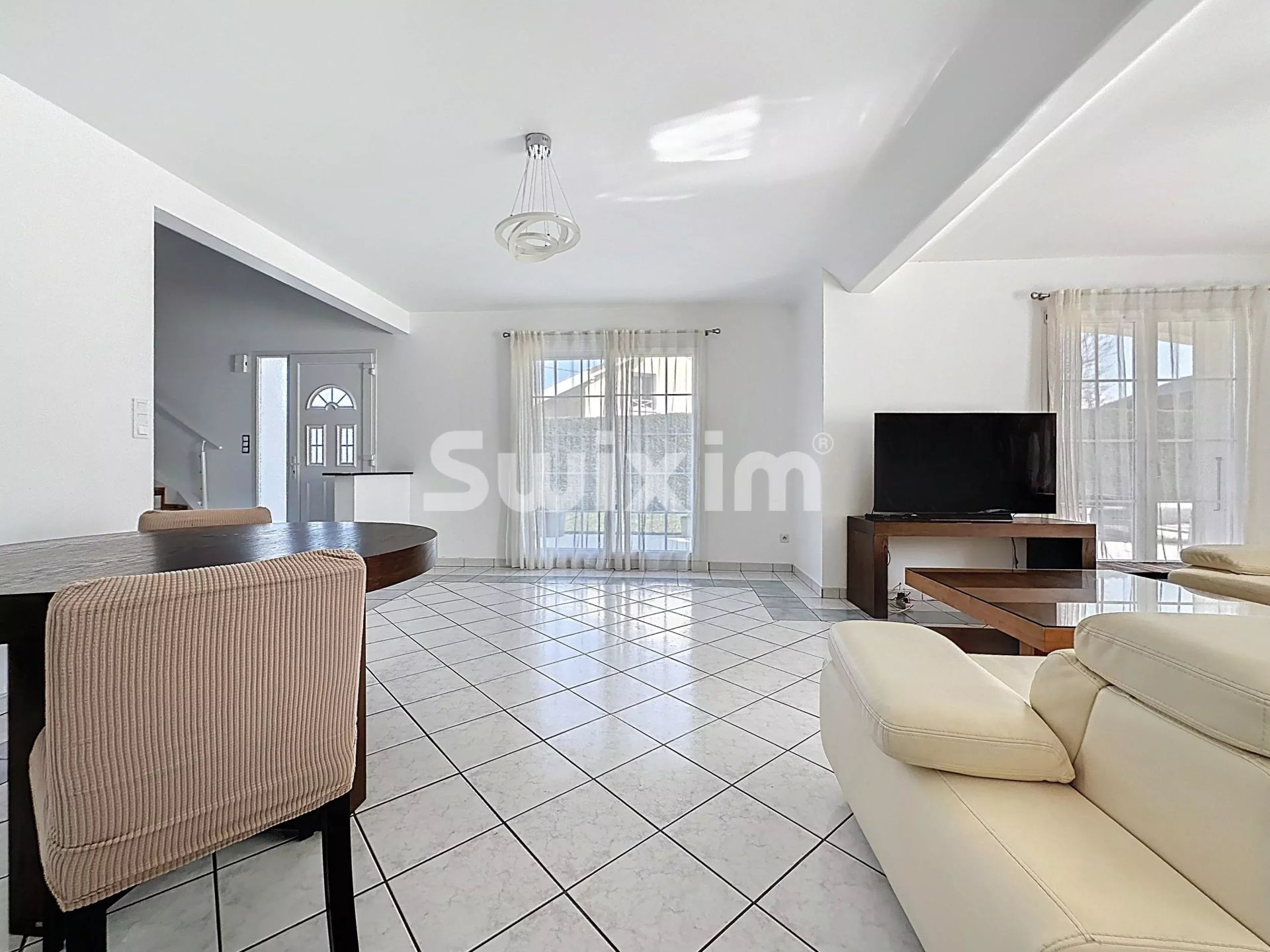 house 5 Rooms for sale on Saint-Genis-Pouilly (01630)