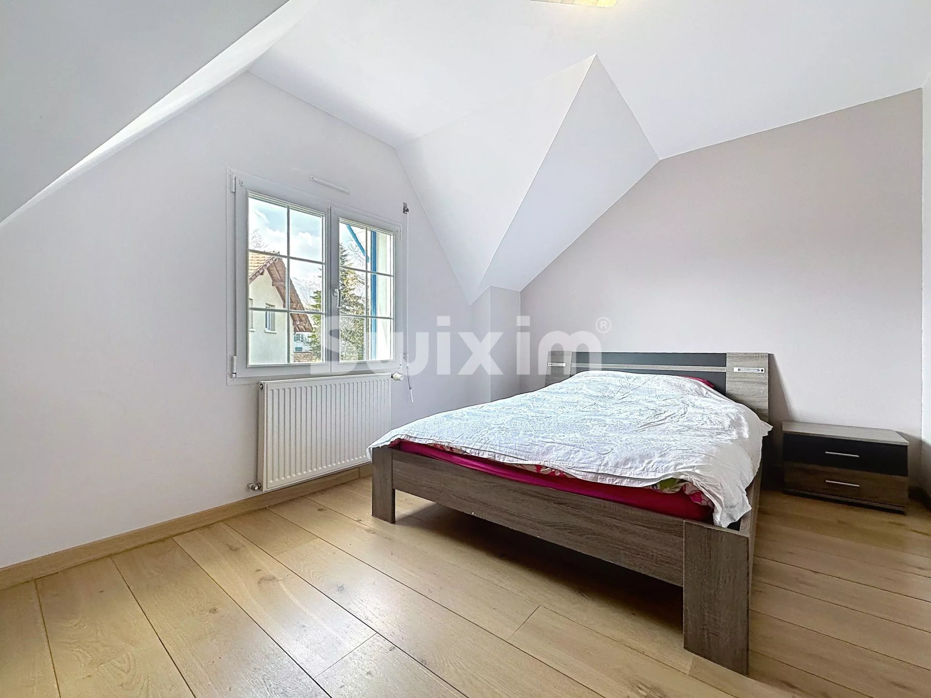 house 5 Rooms for sale on Saint-Genis-Pouilly (01630)