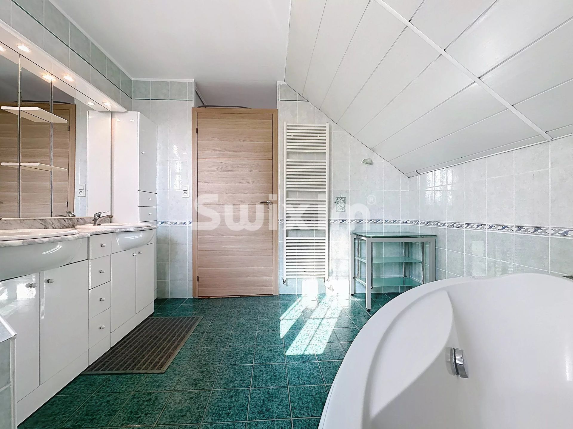 house 5 Rooms for sale on Saint-Genis-Pouilly (01630)