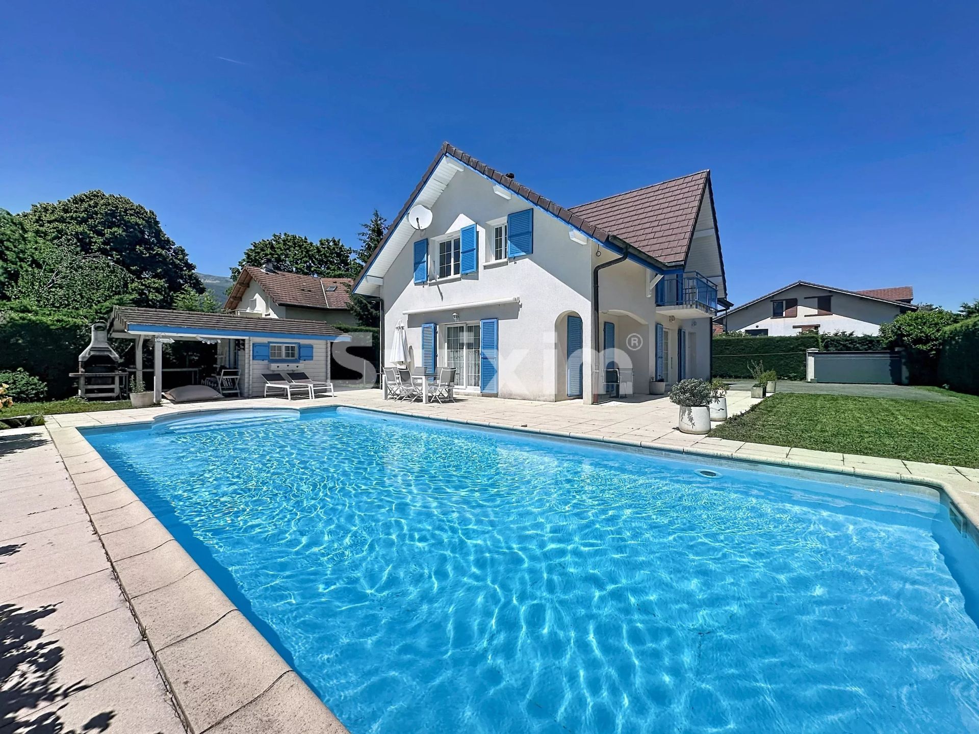 house 5 Rooms for sale on Saint-Genis-Pouilly (01630)