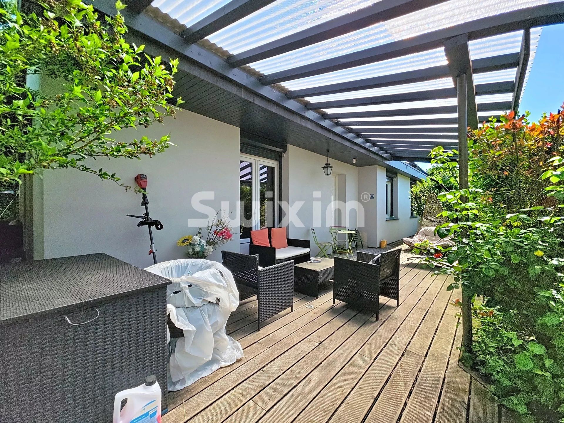 house 7 Rooms for sale on Divonne-les-Bains (01220)