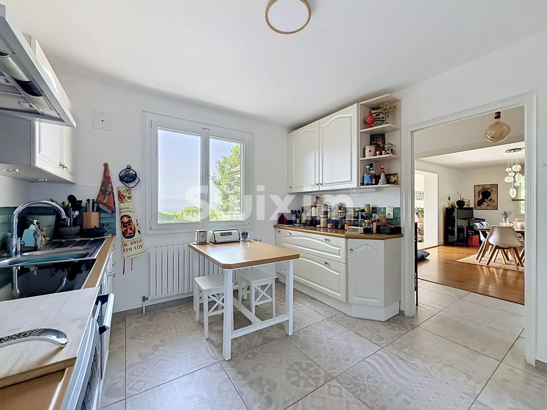 house 5 Rooms for sale on Grilly (01220)