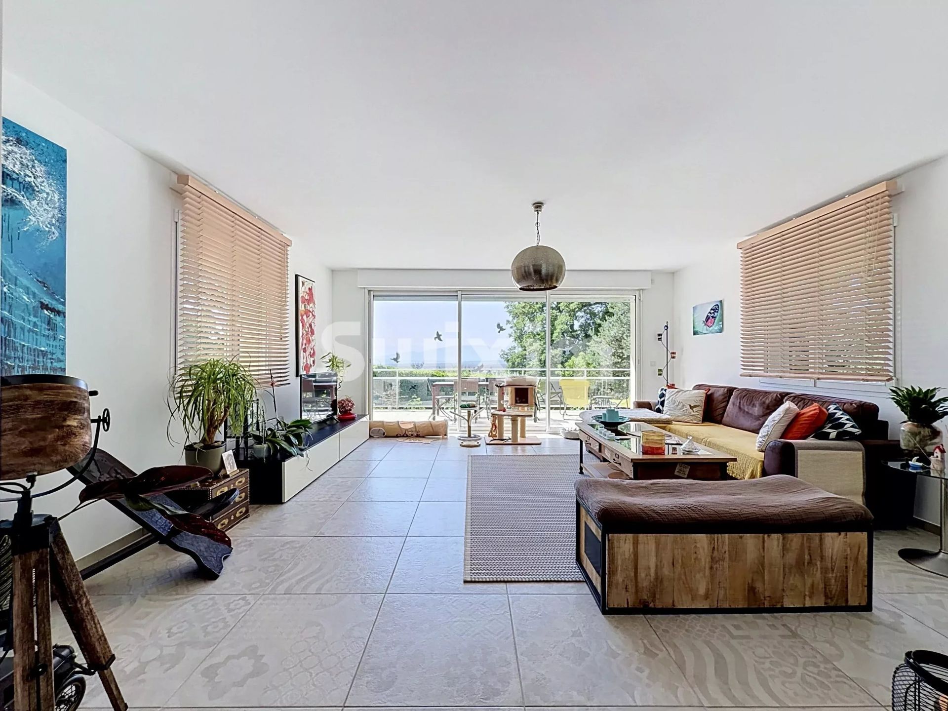 house 5 Rooms for sale on Grilly (01220)