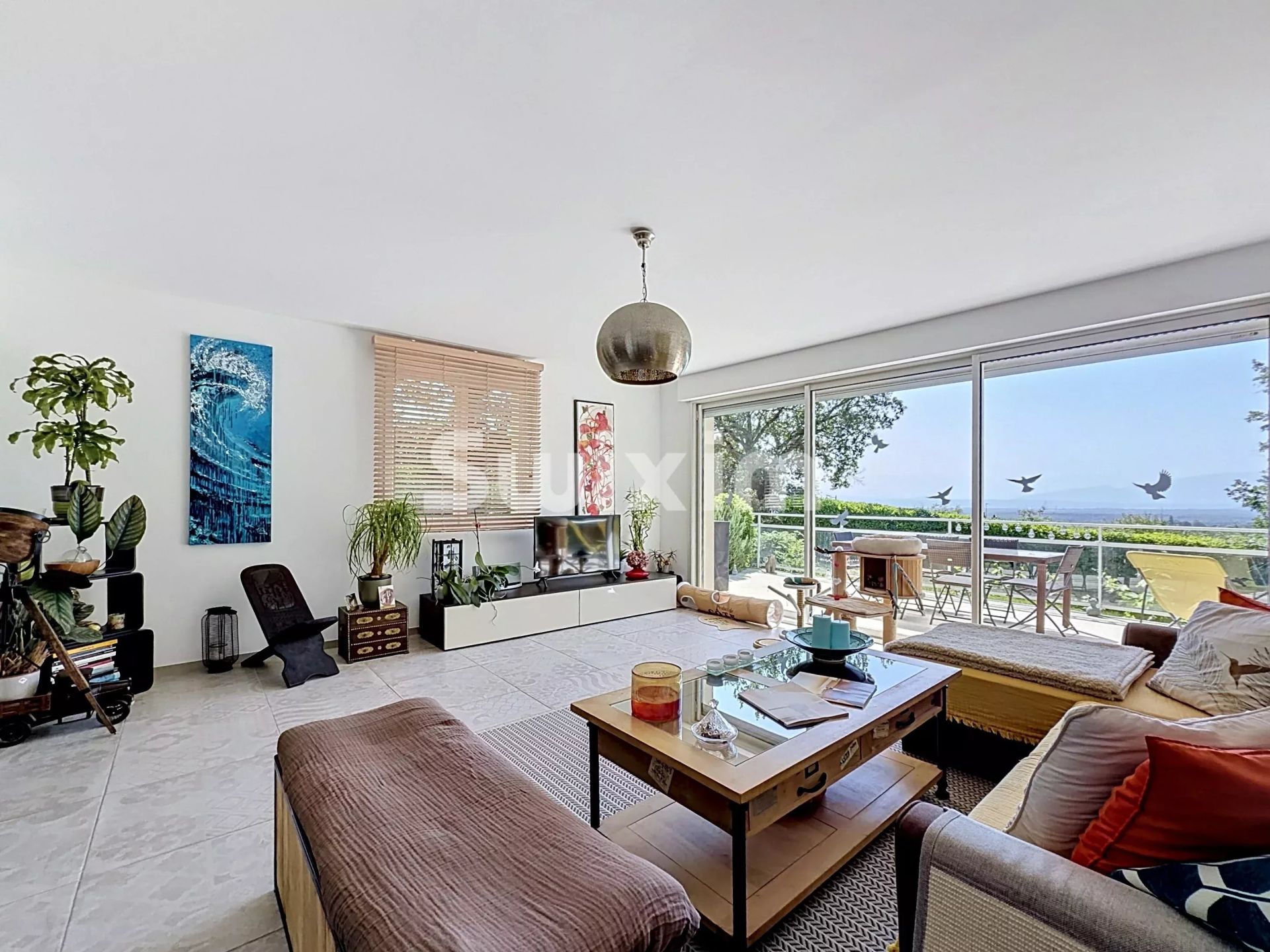 house 5 Rooms for sale on Grilly (01220)