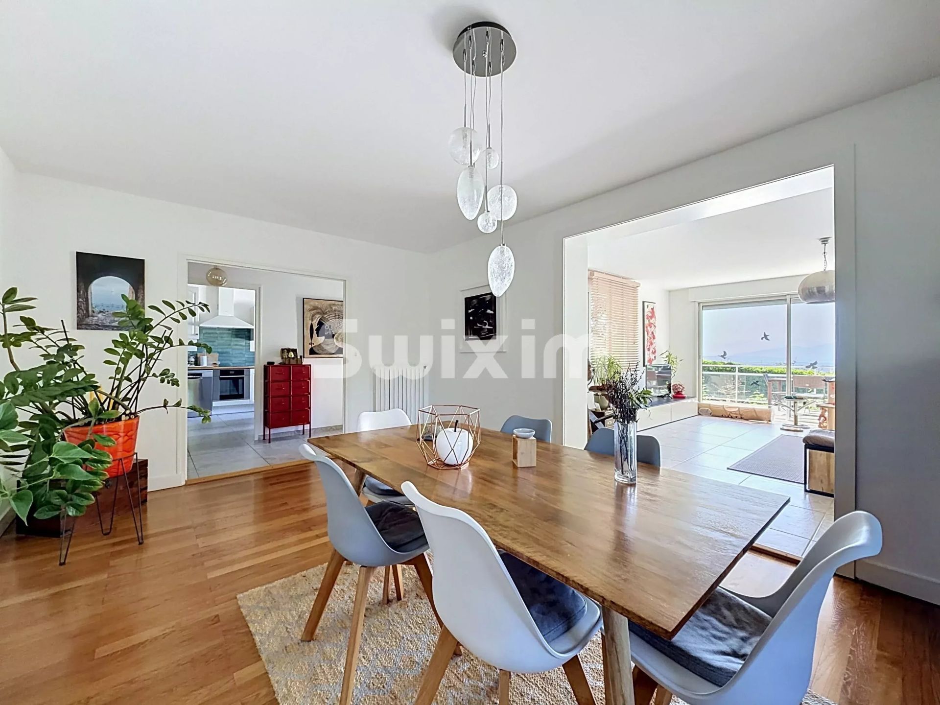 house 5 Rooms for sale on Grilly (01220)