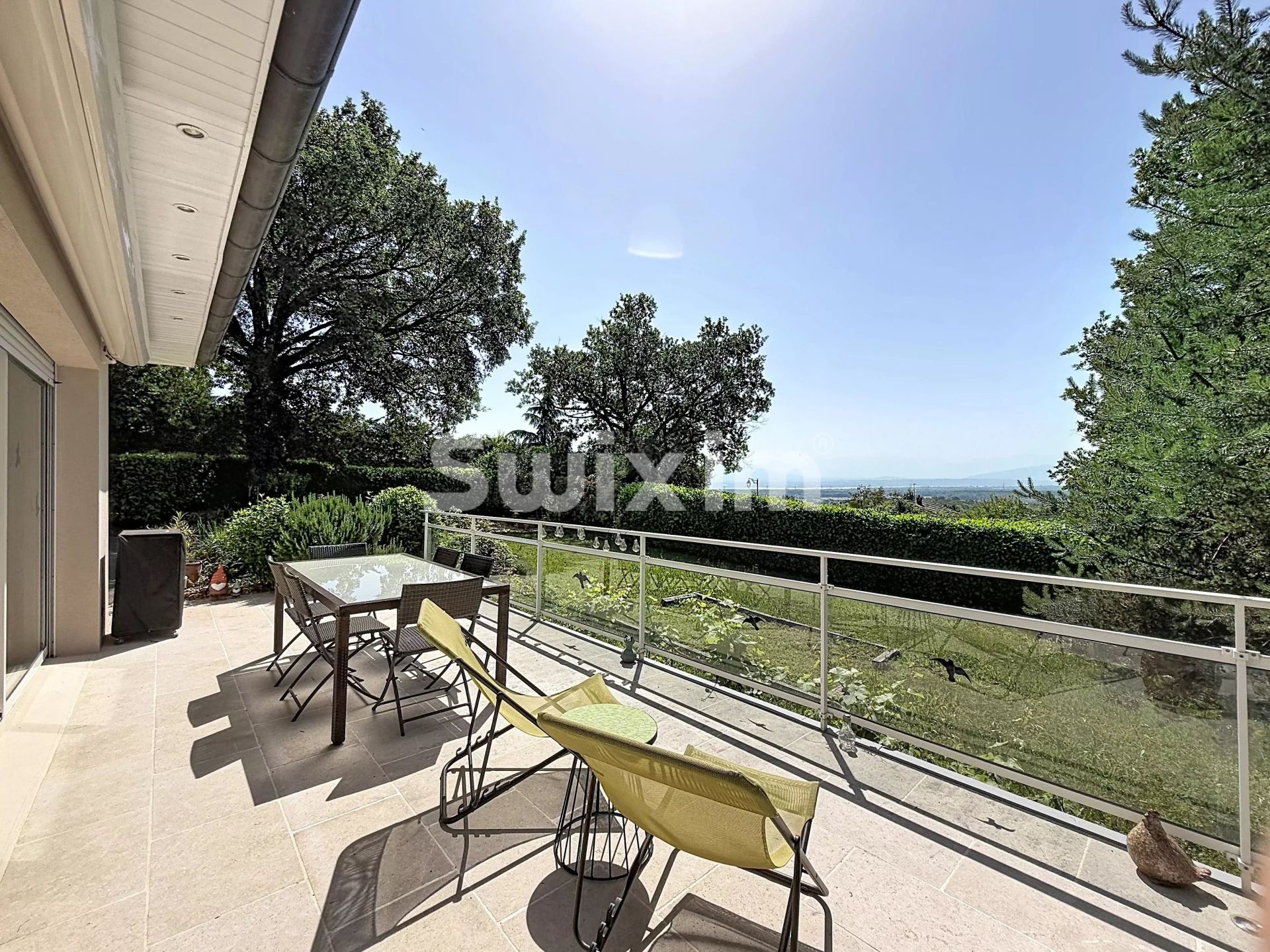 house 5 Rooms for sale on Grilly (01220)