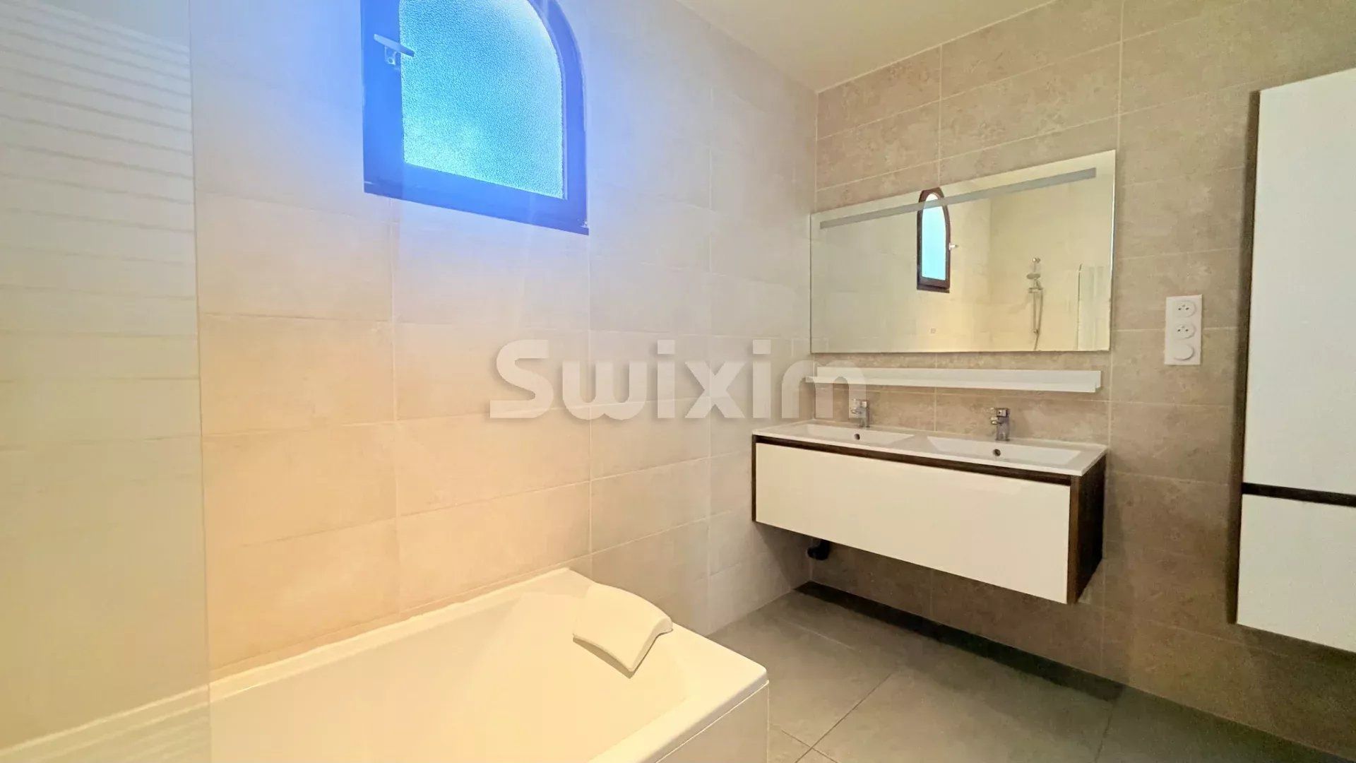 villa 8 Camere in vendita su Châteaurenard (13160)