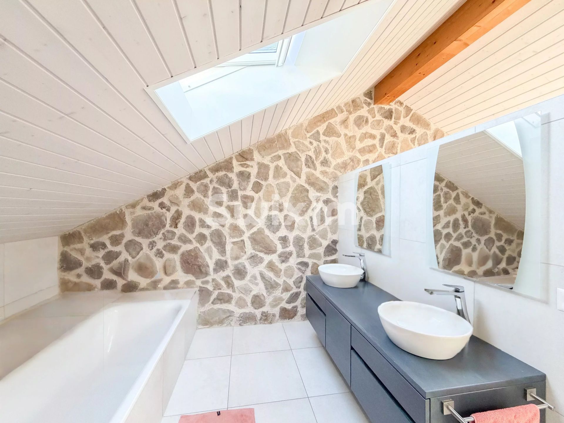 house 7 Rooms for sale on Veyrier (1255)