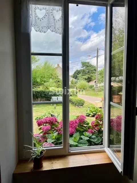house 4 Rooms for sale on Saint-Révérien (58420)
