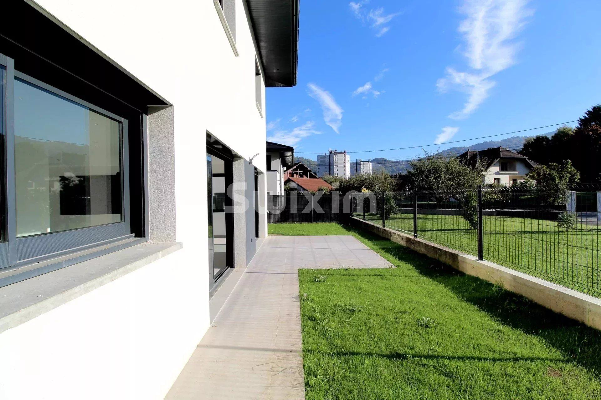 house 4 Rooms for sale on Scionzier (74950)