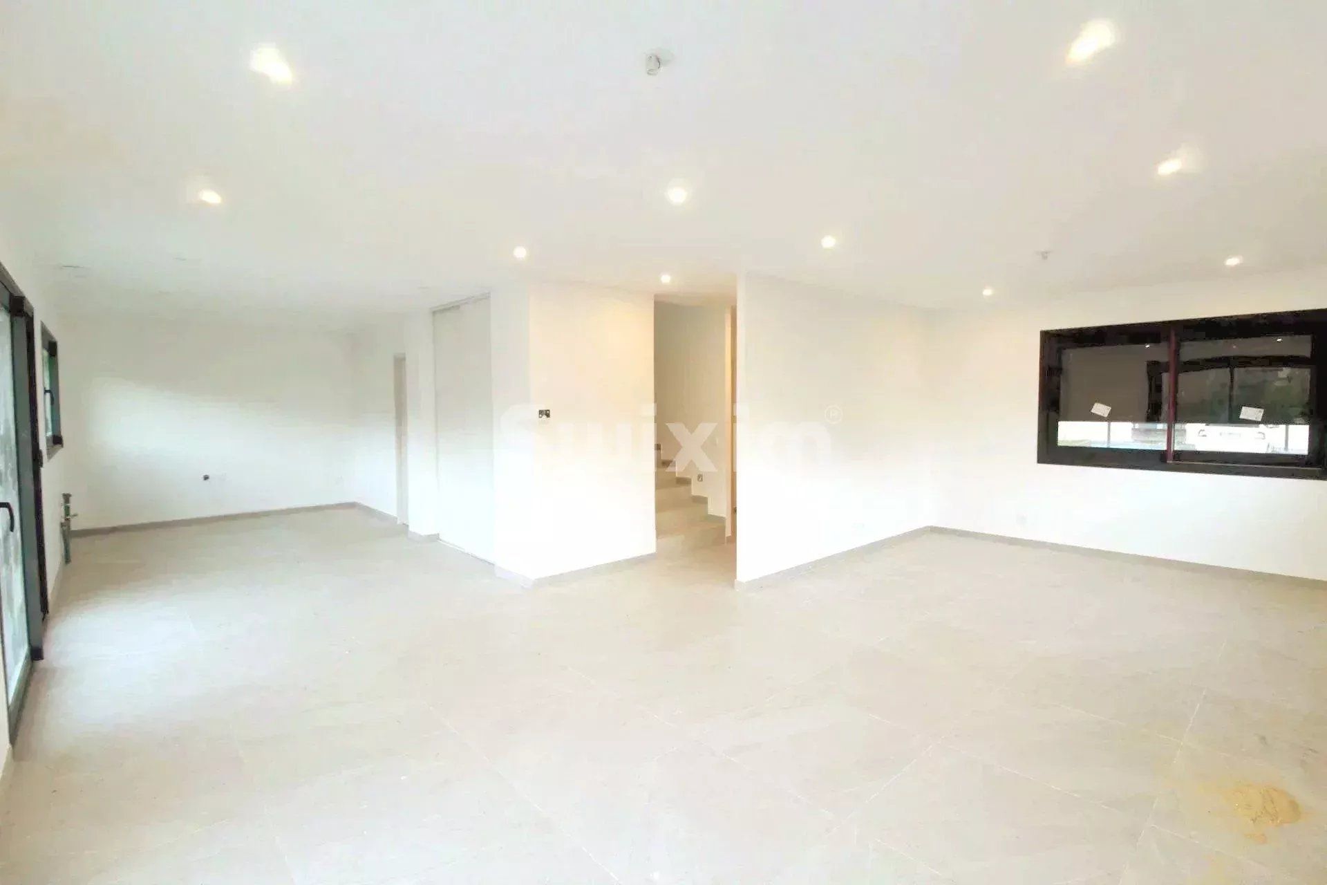 house 4 Rooms for sale on Scionzier (74950)